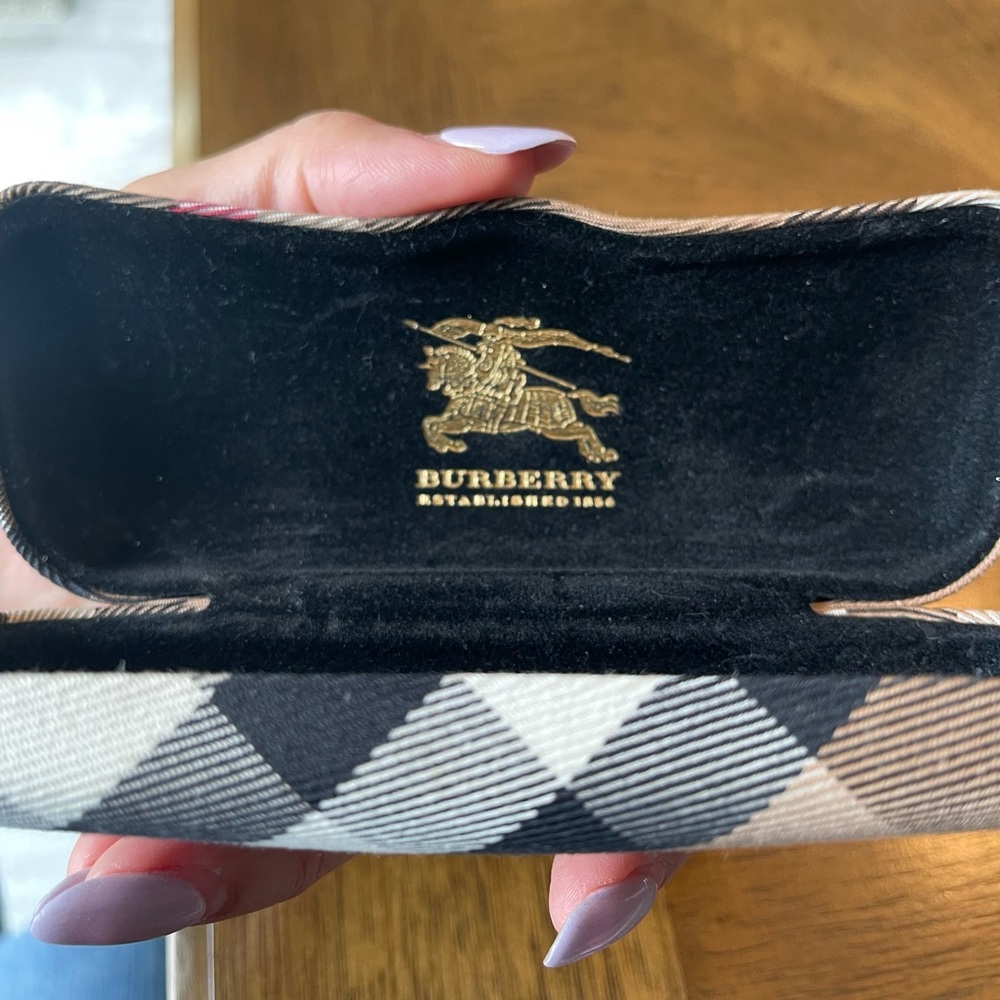 Burberry Nova Check Hard Eye Case - Picture 8 of 13